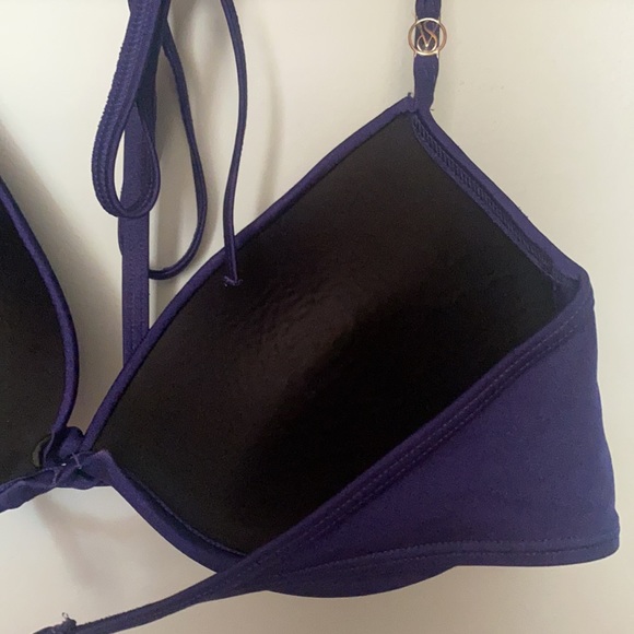 Victoria Secret Navy Halter Bikini Top - Picture 4 of 4